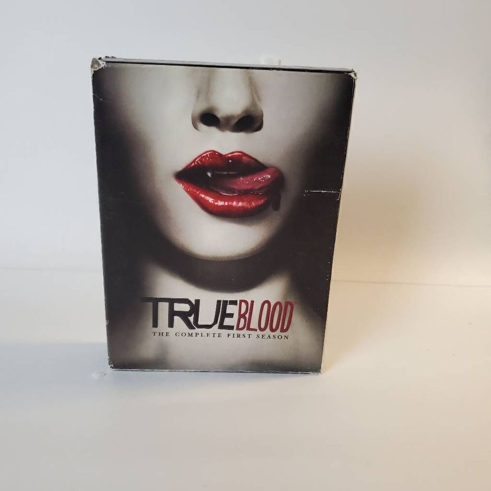 True Blood: The Complete First Season [DVD, 2017]